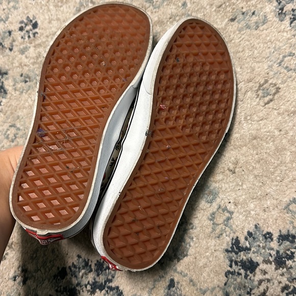 Vans - Picture 3 of 7